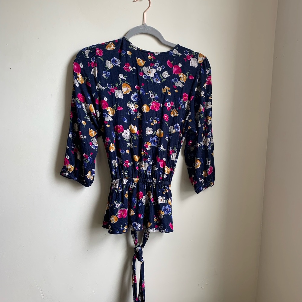 Floral Print Women's Blouse - Picture 3 of 7